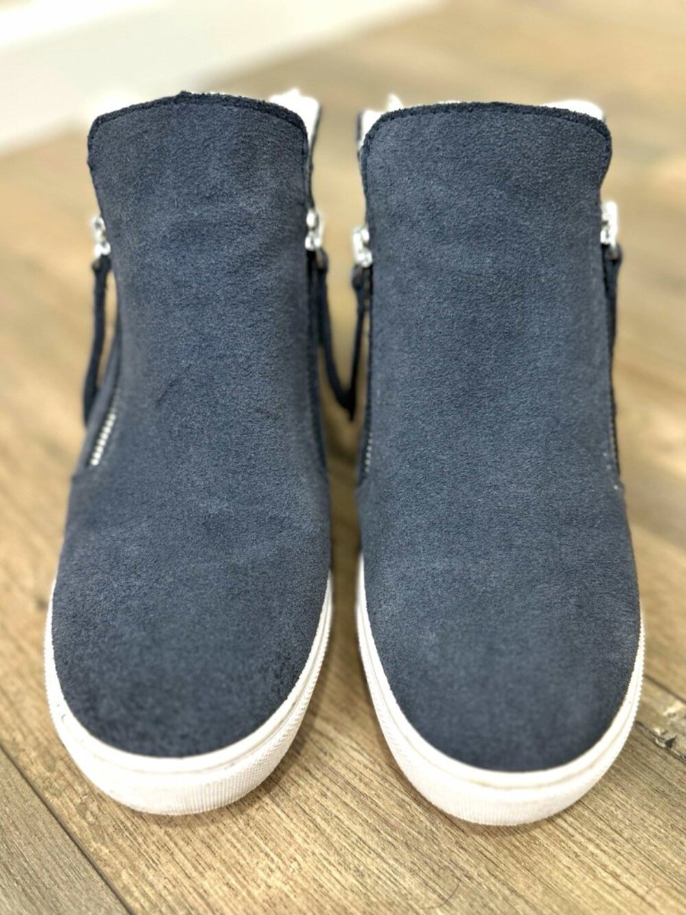 Steve Madden Caliber-F Women’s 7.5 Blue Gray Wedge Sneaker Booties Faux Fur